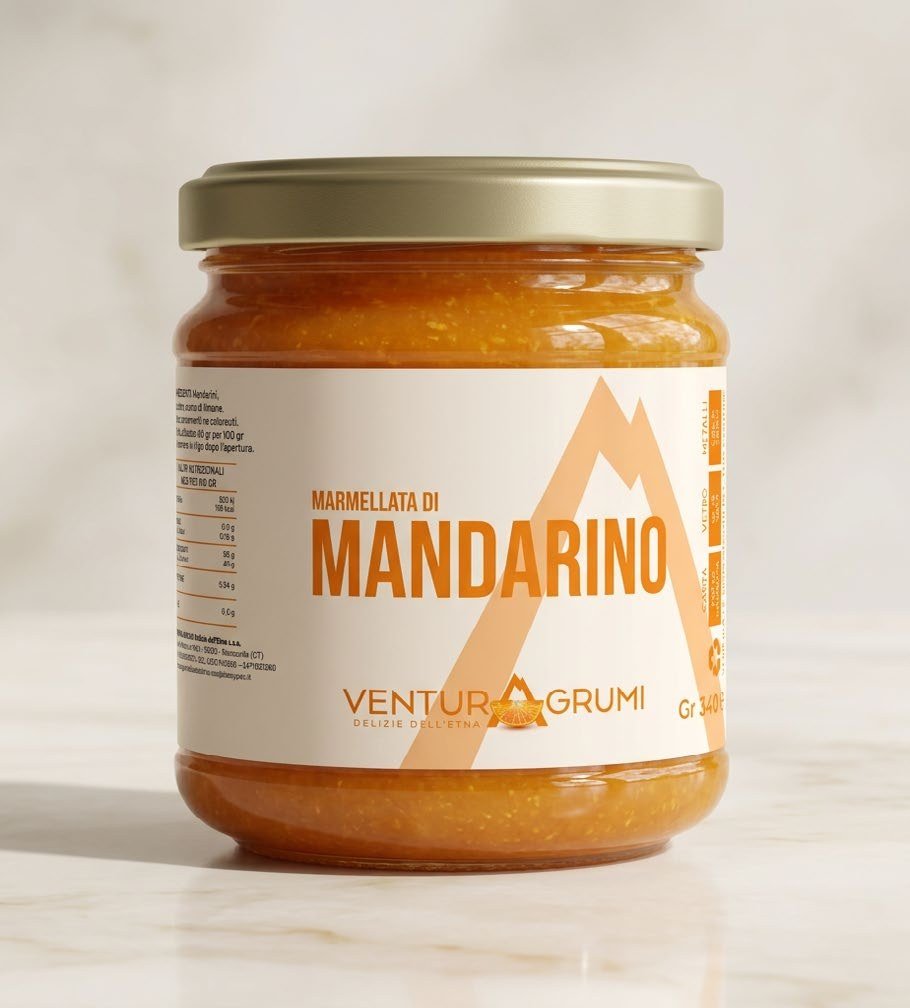 Vasetto di marmellata di mandarino fotografato
